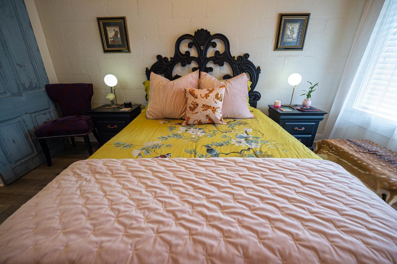 Chateau Royale, Pet Friendly, On Bayou, Downtown! New Iberia Exterior photo